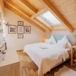 Doug's Mountain Getaway - 'top Two Floors' Apartamento