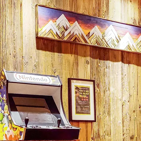 Doug's Mountain Getaway - 'top Two Floors' *