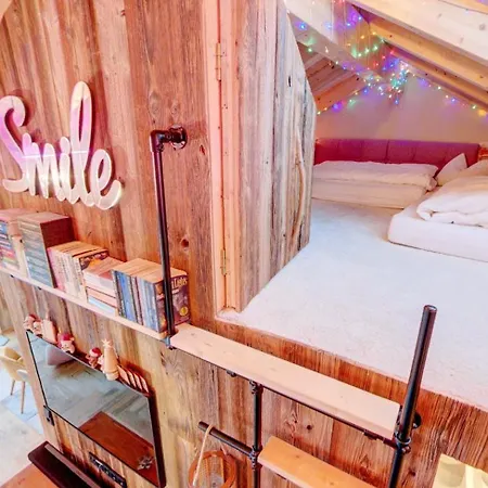 Doug's Mountain Getaway - 'top Two Floors' Apartamento *