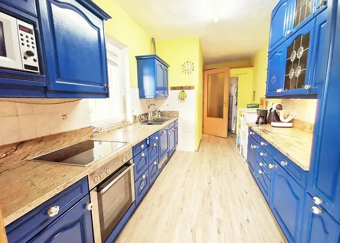 Doug's Mountain Getaway - 'top Two Floors' Apartament *