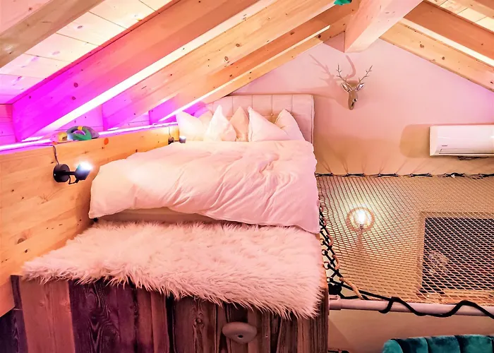 Doug's Mountain Getaway - 'top Two Floors' Apartament *