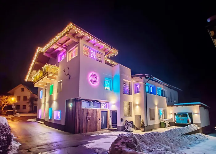 Doug's Mountain Getaway - 'top Two Floors' Apartament