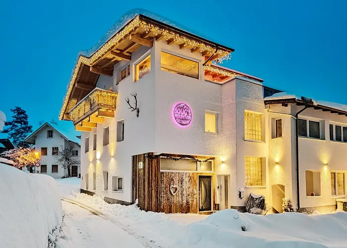 Doug's Mountain Getaway - 'top Two Floors' *