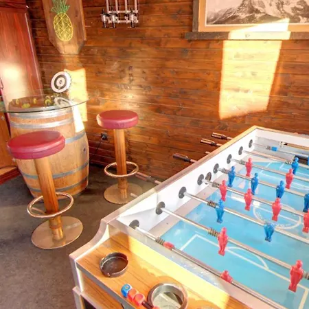 Doug's Mountain Getaway - 'top Two Floors' *